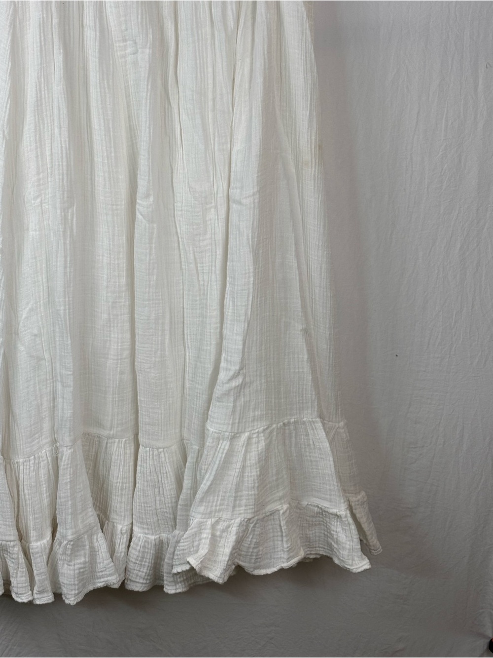 American Eagle Outfitters large White Maxi Skirt with Smocked Waist Ruffle Hem - Picture 3 of 12